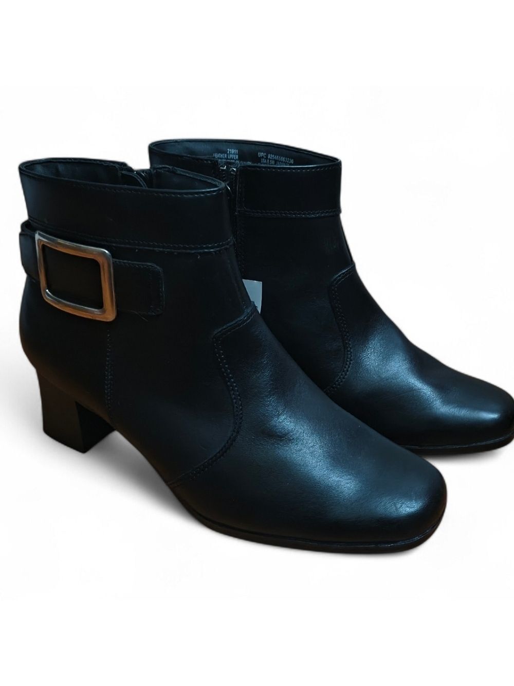 Thom McAn NWT Black Leather Wide Width Ankle Boots Size 8 Block Heel Buckle